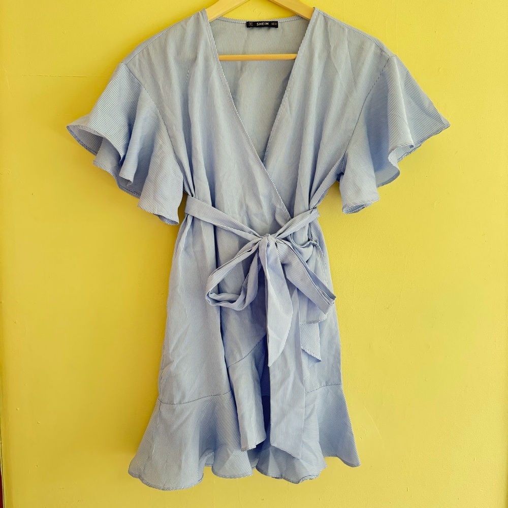 ❣️5 FOR $15!❣️SHEIN | Woman’s Striped Flowy Mini dress with tie